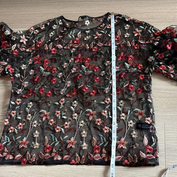 Simons Icône Sheer Black Floral Embroidered Top | Romantic Goth Swift - Picture 5 of 9